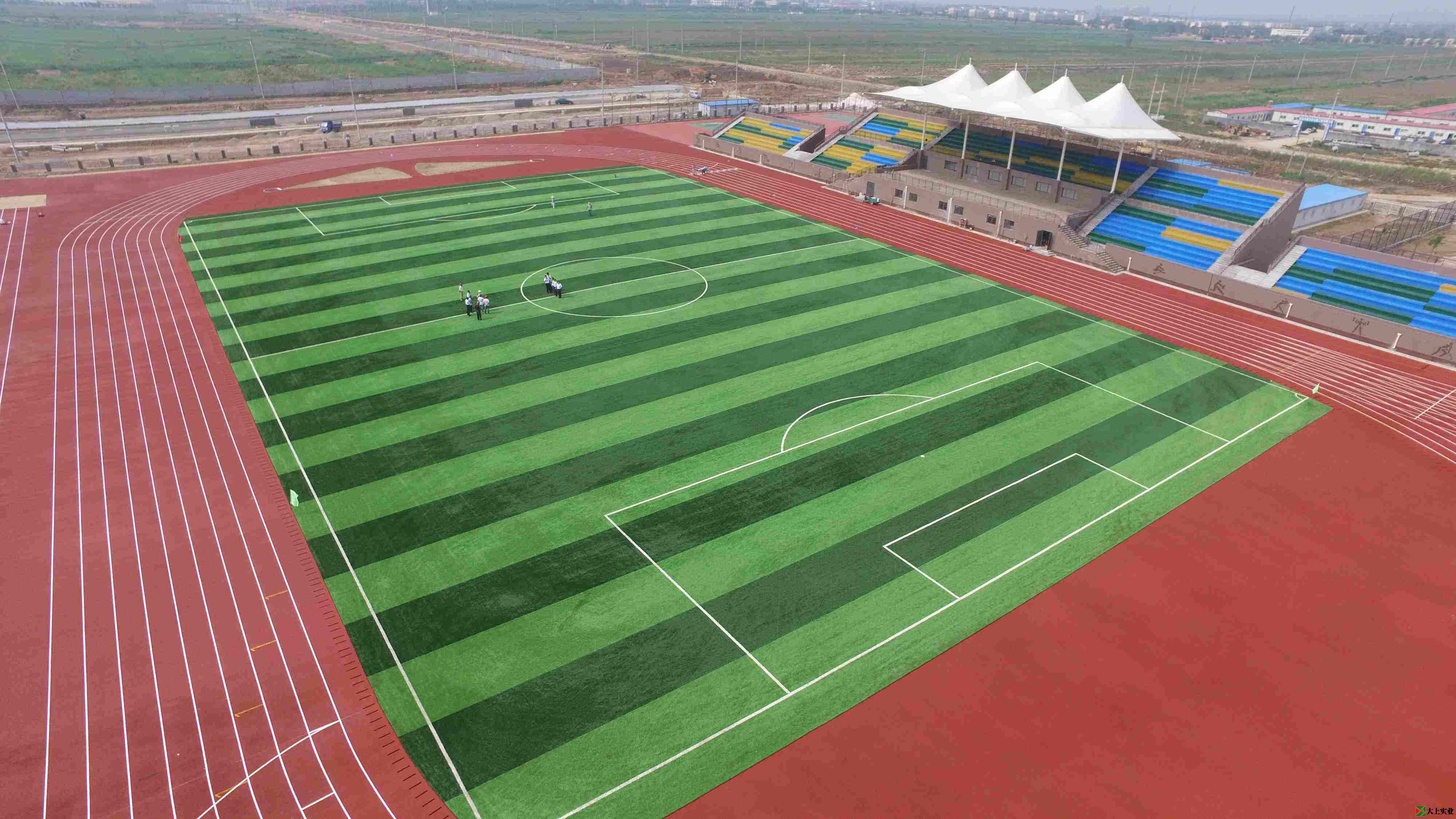 運(yùn)動場塑膠跑道