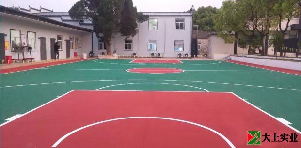 施工后的丙烯酸籃球場(chǎng)