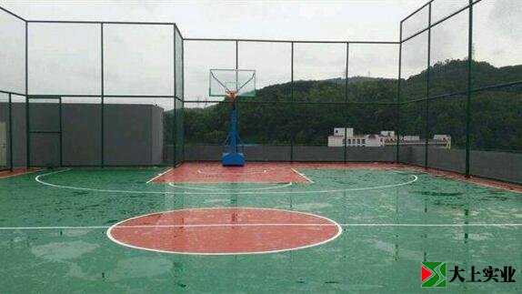 建一個(gè)籃球場