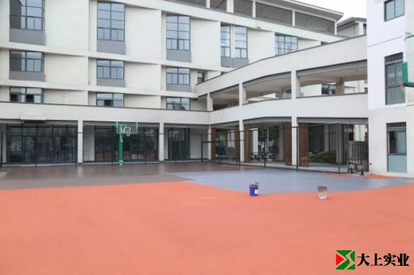 運(yùn)動(dòng)場施工現(xiàn)場