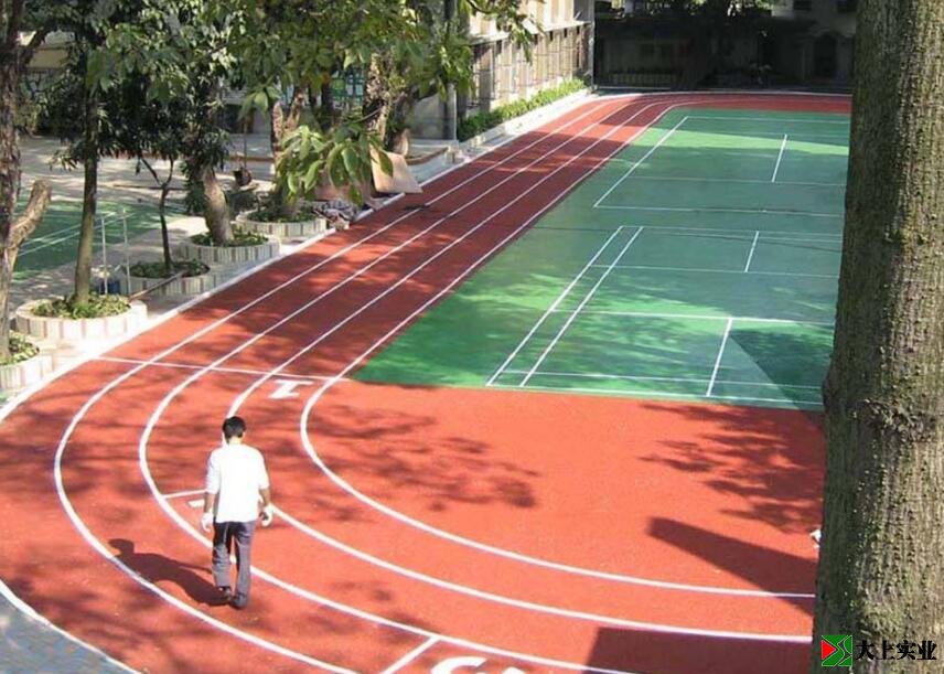 塑膠運(yùn)動場
