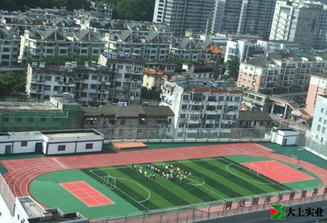 柏樹小學(xué)新田徑運(yùn)動(dòng)場