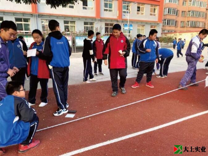 學(xué)生以小組為單位進行實地測量