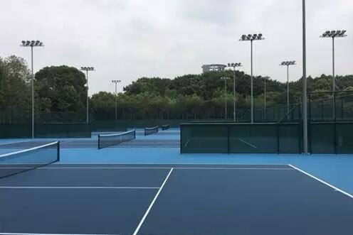 紫金港安中大樓燈光網(wǎng)球場(chǎng)換新顏