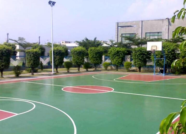 做一個(gè)籃球場地面要多少錢？