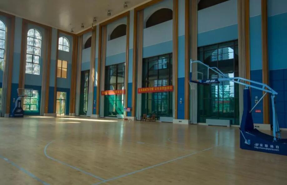 建一個(gè)私人室內(nèi)籃球場(chǎng)需要多少錢(qián)？