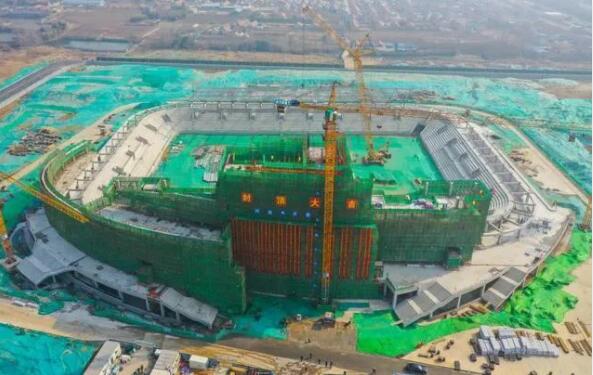 即將建成的山東第一座專業(yè)足球場(chǎng)