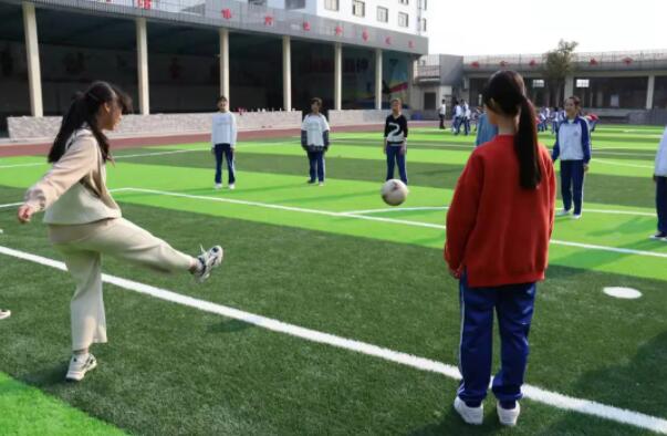 英姿颯爽的女同學也很棒！