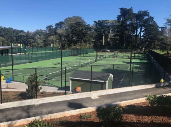 舊金山翻新2千八百萬元的公共網(wǎng)球場長什么樣？