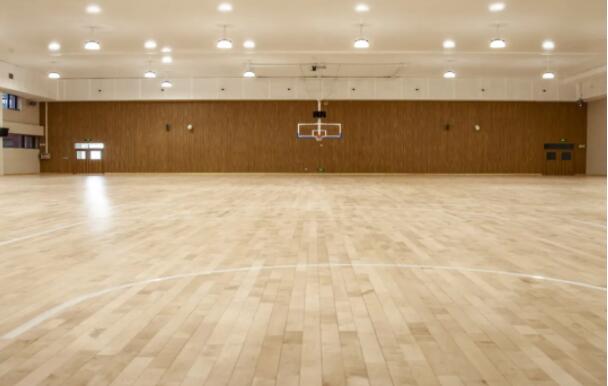 學(xué)?；@球場(chǎng)楓木地板