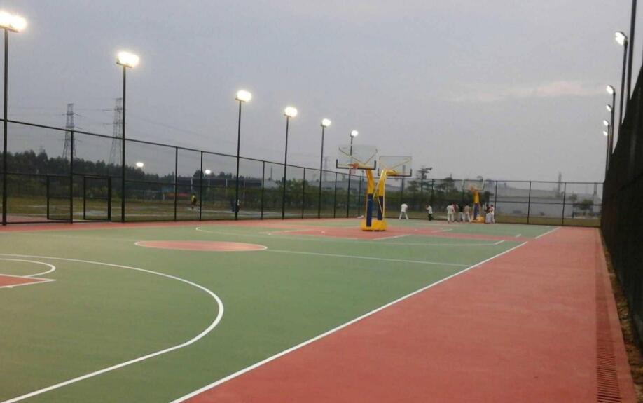 戶外籃球場用什么材質(zhì)比較好？