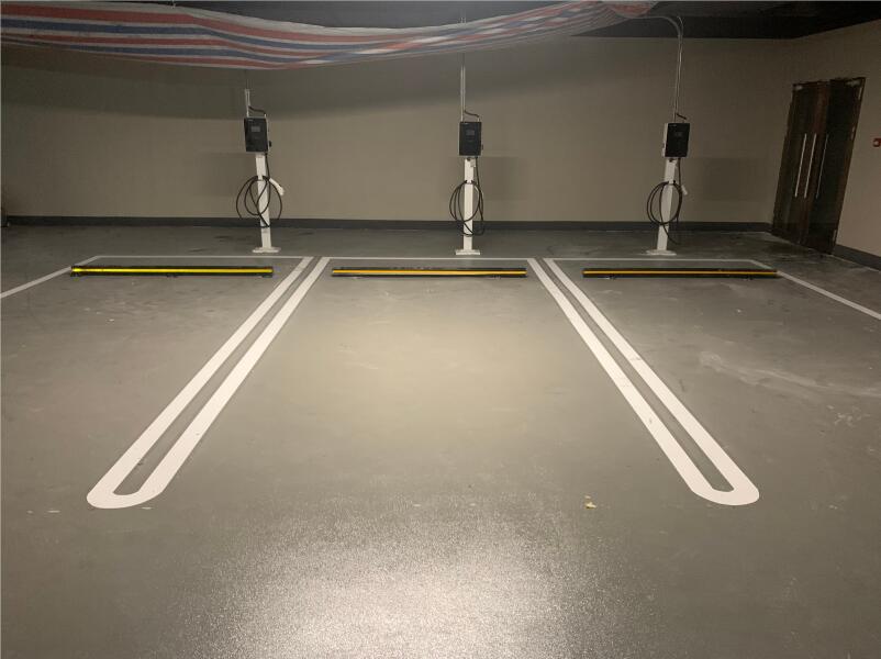 深國(guó)際頤灣府停車場(chǎng)地坪