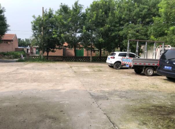 籃球場(chǎng)修復(fù)前