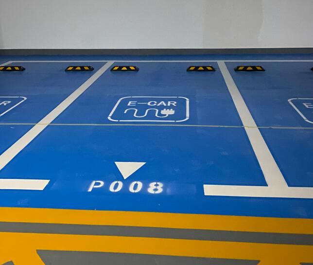 停車(chē)場(chǎng)地坪漆施工完工效果