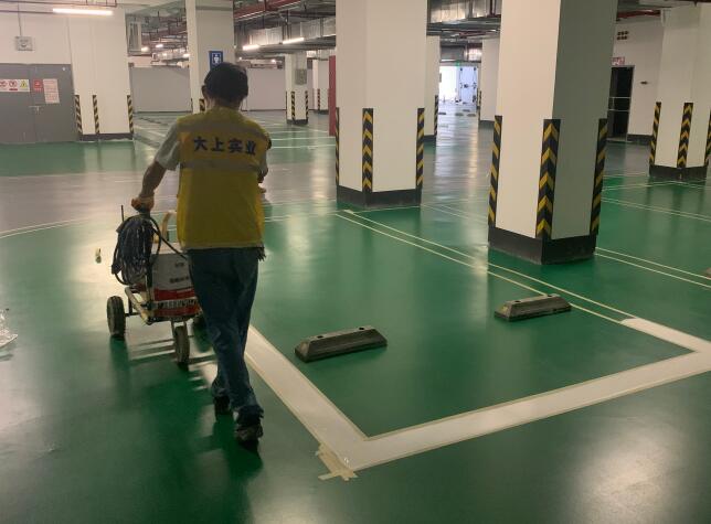 停車(chē)場(chǎng)地坪漆畫(huà)線施工