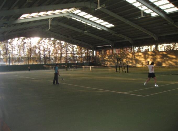 自己建一個(gè)網(wǎng)球場(chǎng)需要多少錢(qián)